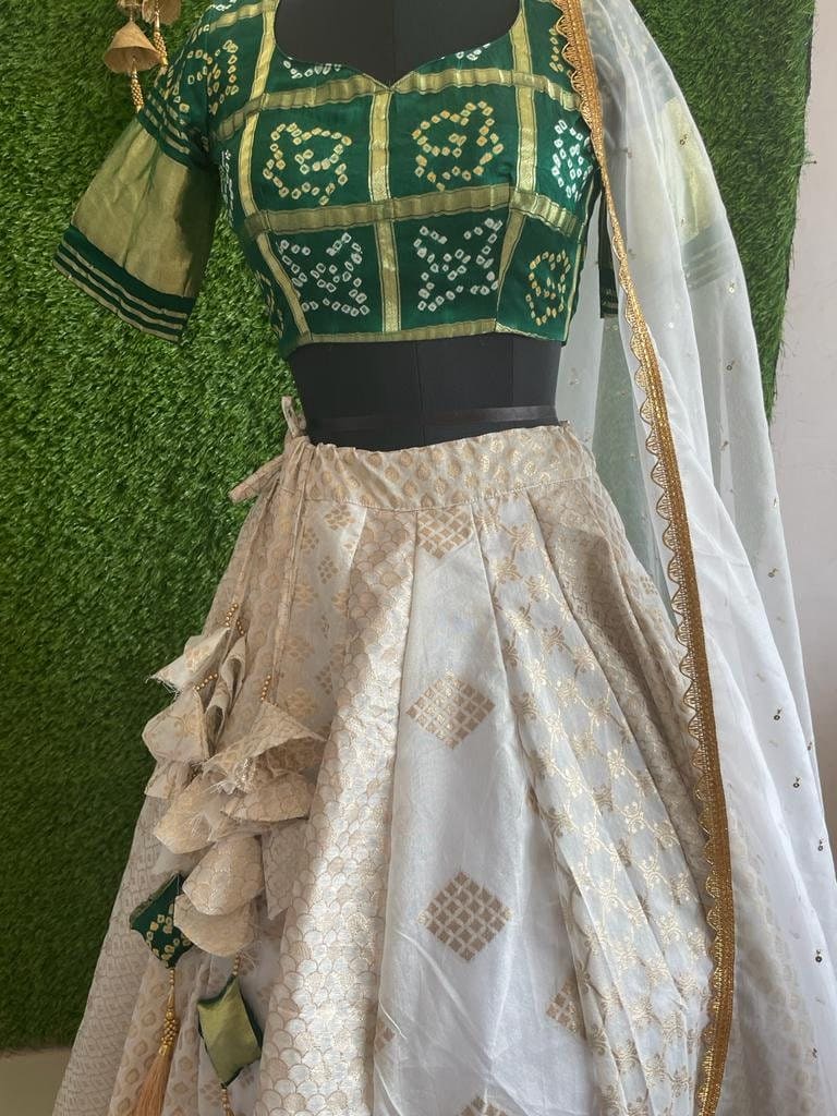 Green Blouse Boat neck blouse Bandhni silk blouse Lehenga blouse Designer blouse for women Indian blouse Bandhani work blouse Lehengha choli